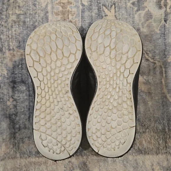 New Balace Minnie Mouse Running Shoe Sz 8.5 - Picture 7 of 9